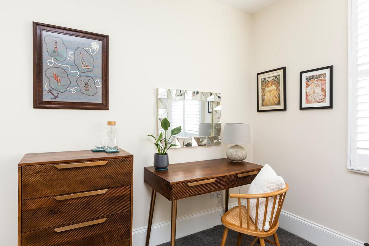 Stunning Seaside Apartment Over 3 Floors Near Margate Westgate-on-Sea Exterior photo